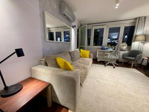 VIEW 4 Panorama 85TV Wifi 2 GBs Netflix HBO SkyShowMax