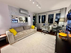 VIEW 4 Panorama 85TV Wifi 2 GBs Netflix HBO SkyShowMax