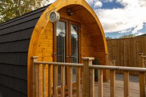 livi pod Woodland lake