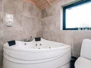 8 person holiday home in Fanø