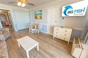 Direct Oceanfront 1BR Palms - Nice Pools & Views!