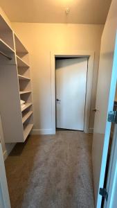 City-View Luxe Stay 7 Mins to Mercedes-Benz