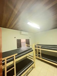 Casa com área gourmet e piscina em Caraguatatuba