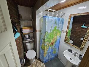 Hostal Sol y Luna - a 10 min del aeropuerto & Desayuno Incluido