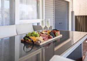 Coastal Palms - Family & Pet-Friendly Beachside Haven