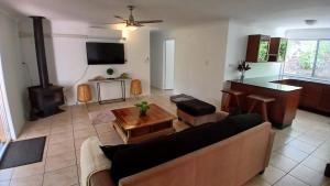 Peaceful Country Home Between Brisbane & GC