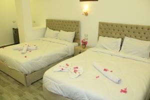 Laviana Pyramids Inn