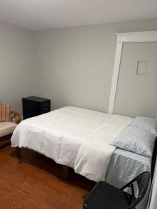 Comfortable 3-BR Home Minutes From UB South & Shop
