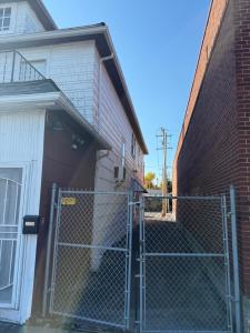 Comfortable 3-BR Home Minutes From UB South & Shop