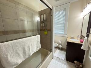 Gorgeous Beautiful House 4BR with Parking