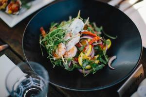 Coastal Comfort - Peaceful 2BR stay in old Torquay