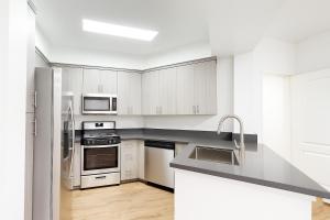 Luxury 1-Bedroom near Marina Dock and Venice Beach - Resort Amenities