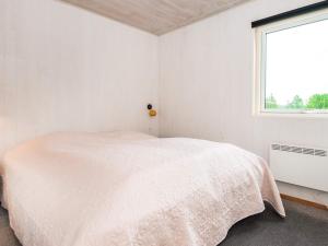 6 person holiday home in Ebeltoft