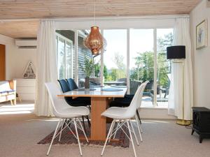 6 person holiday home in Ebeltoft