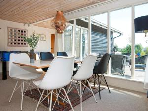 6 person holiday home in Ebeltoft