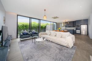 Designer Loft Villa Retreat in Pasak, Laguna Area