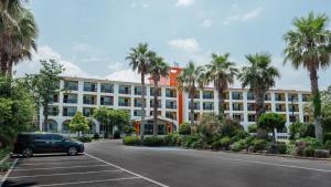 Whinstone Hotel & Resort