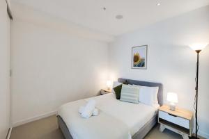 Bright & Stylish 2BD 1BR City Apartment