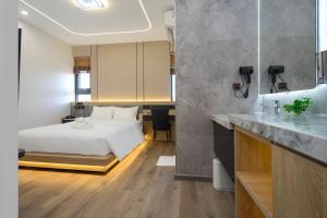 BBQ Hotel with Swimming Pool in Lạng Sơn