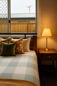 Brand New 5 Bedroom Park Ridge Family Home, Fast WIFI, Secure Parking