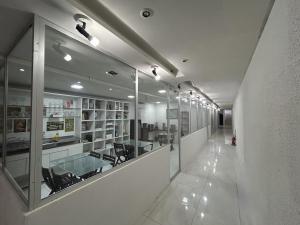 Flat funcional mobiliado com cozinha e WC privativo apt107