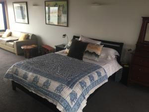 Absolute waterfront, secret garden & luxurious add on options