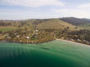 Absolute waterfront, secret garden & luxurious add on options