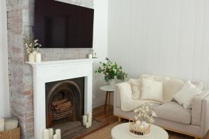 3 Bedroom Renovated Family Queenslander - AirCon, BBQ, Firepit, Sauna