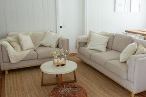 3 Bedroom Renovated Family Queenslander - AirCon, BBQ, Firepit, Sauna