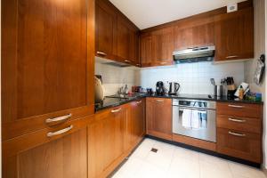 Chic 2-Bed Flat with River Liffey Views - 12 Mins to Grand Canal Dock Station