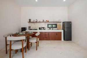 Chic Bali Apartment with Pool, Beach & Relaxation