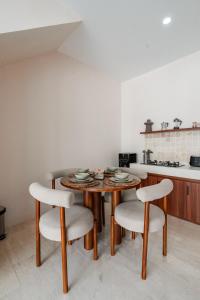 Chic Bali Apartment with Pool, Beach & Relaxation