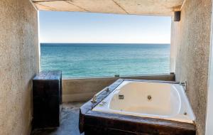 Radisson Blu Acqua Hotel & Spa Concon