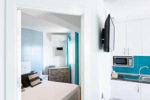 Front line beach location with stunning ocean view