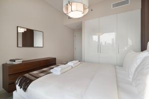 Luxury 4BR Burj Khalifa View Dubai Mall