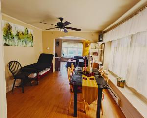 Central Queen Anne Home, Walking Score 96