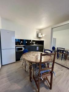 Chaumont appart independant "24"-sympa -calme -centre -parking -wifi -ascenseur