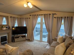 Tattershall Lakes Jet Ski Lakeside Luxury Lodge