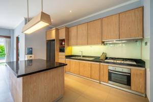 Villa Sunset-Near Seminyak Pool Free Airport Xfer