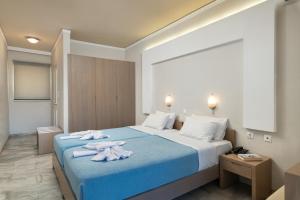 Hotel Haris on the beach