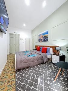 Modern next to Valletta Studio Apartment