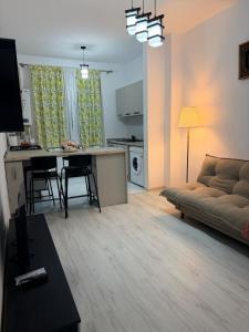 Julia Militari Studio