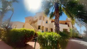 2-bedroom Penthouse with Swimming Pool & Terraces!