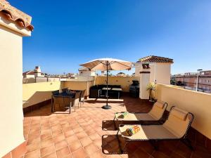 2-bedroom Penthouse with Swimming Pool & Terraces!