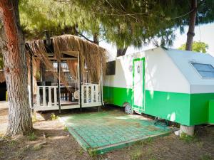 Mona Glamping Caravan Suites