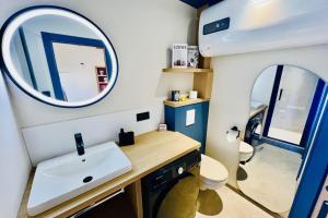 Blue Dream! Pedestrian center near Lake and Ski