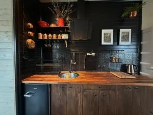 MIKO I Чарівний котедж для двох