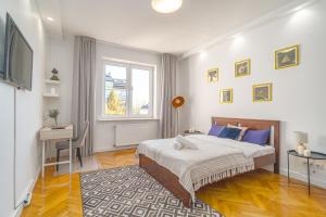 Kraków Suite - Balcony, Workspace - by Rentujemy