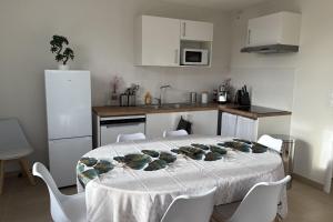 Bright and quiet apartment near attractions