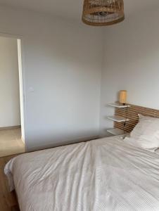 Bright and quiet apartment near attractions